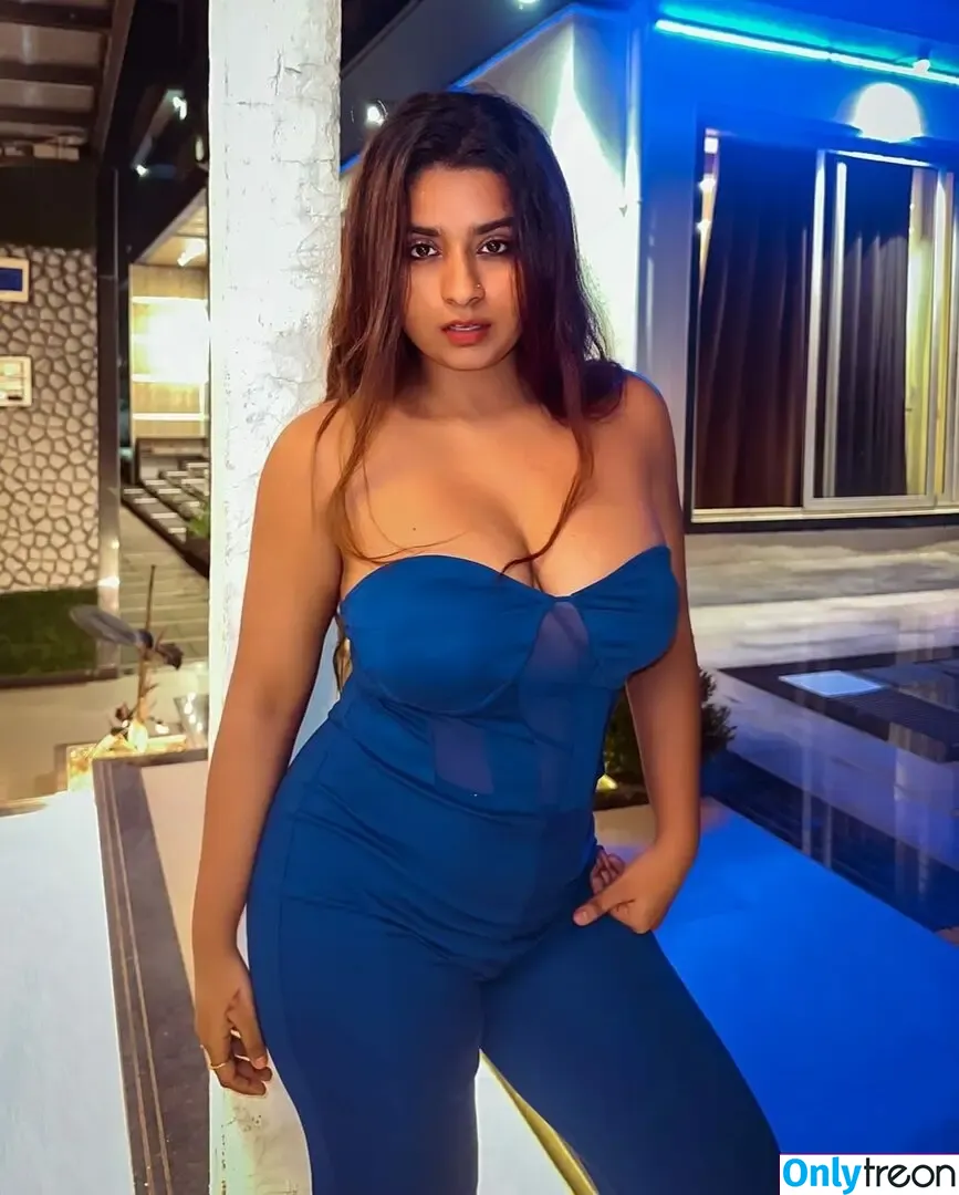 Suhana Khan nude photo #0395 (__suhuuu__)