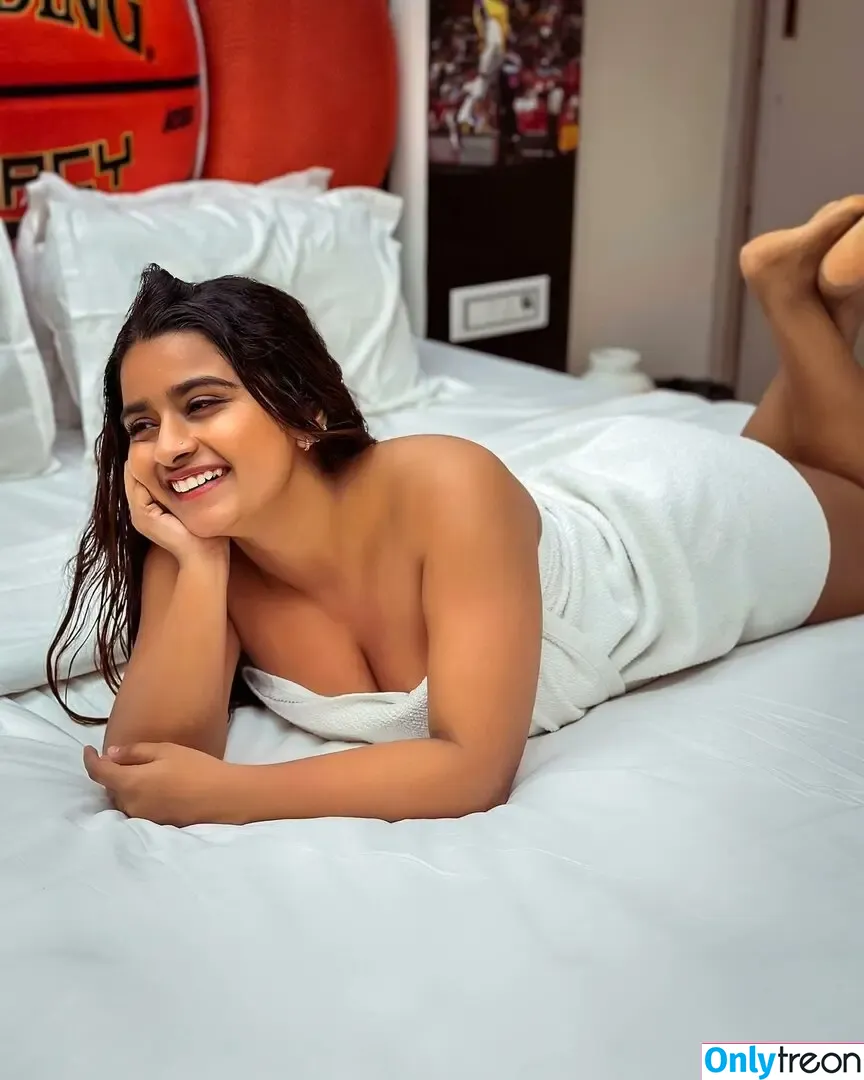 Suhana Khan nude photo #0421 (__suhuuu__)