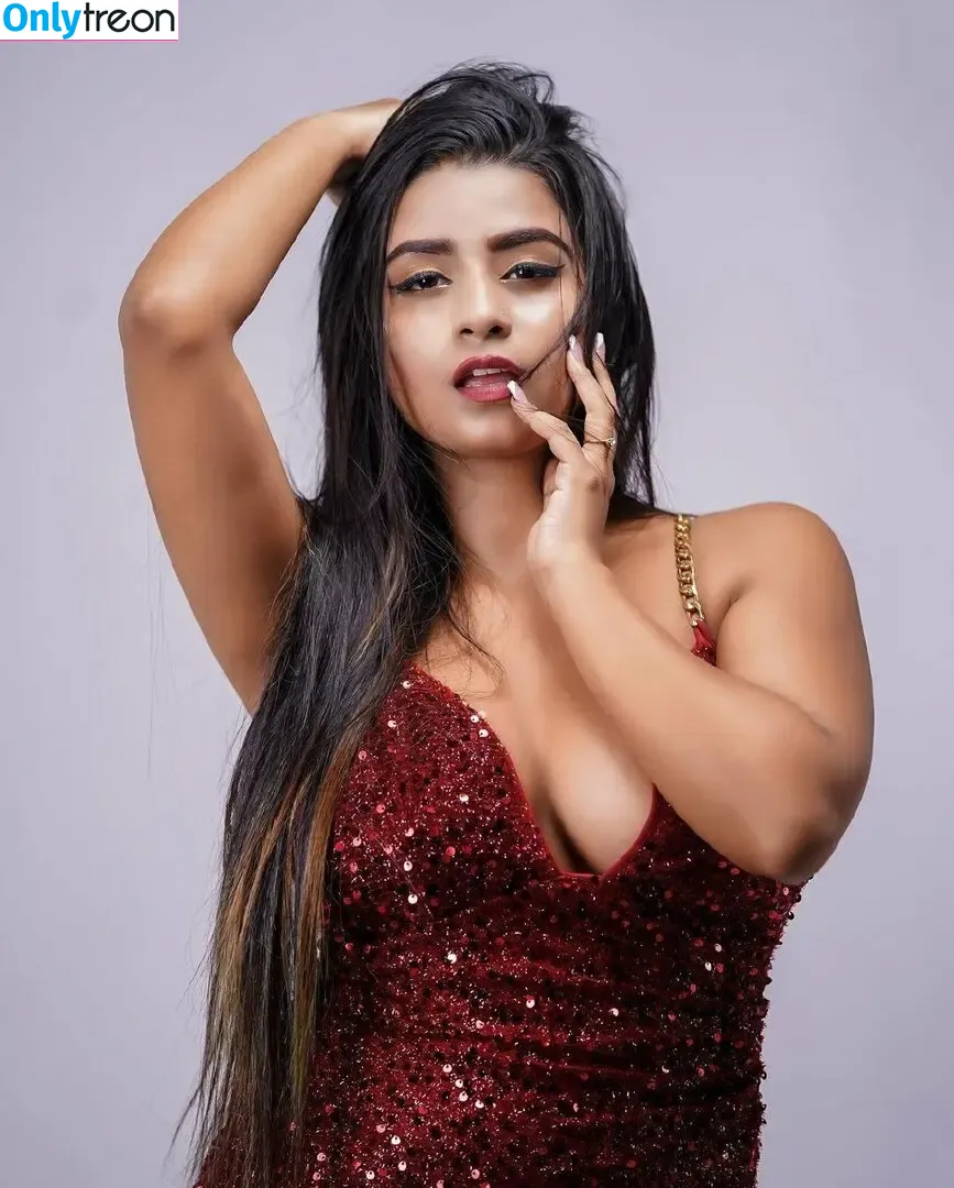 Suhana Khan nude photo #0880 (__suhuuu__)