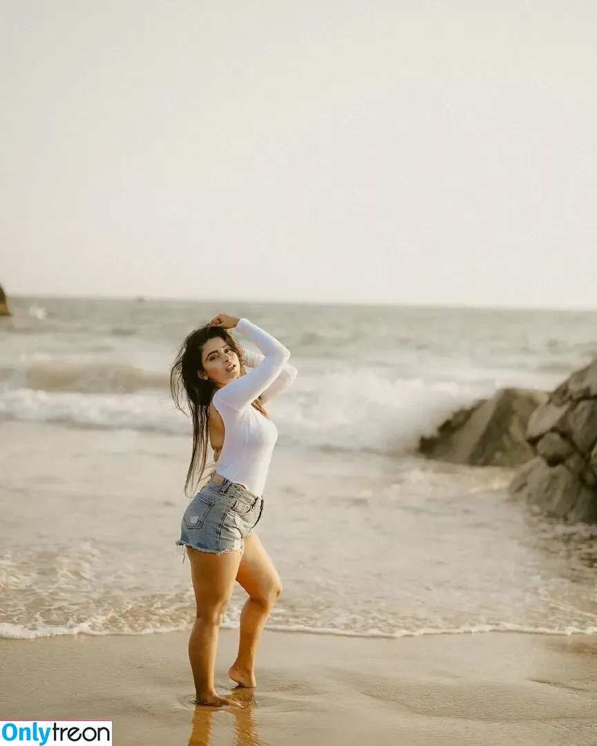 Suhana Khan nude photo #0883 (__suhuuu__)