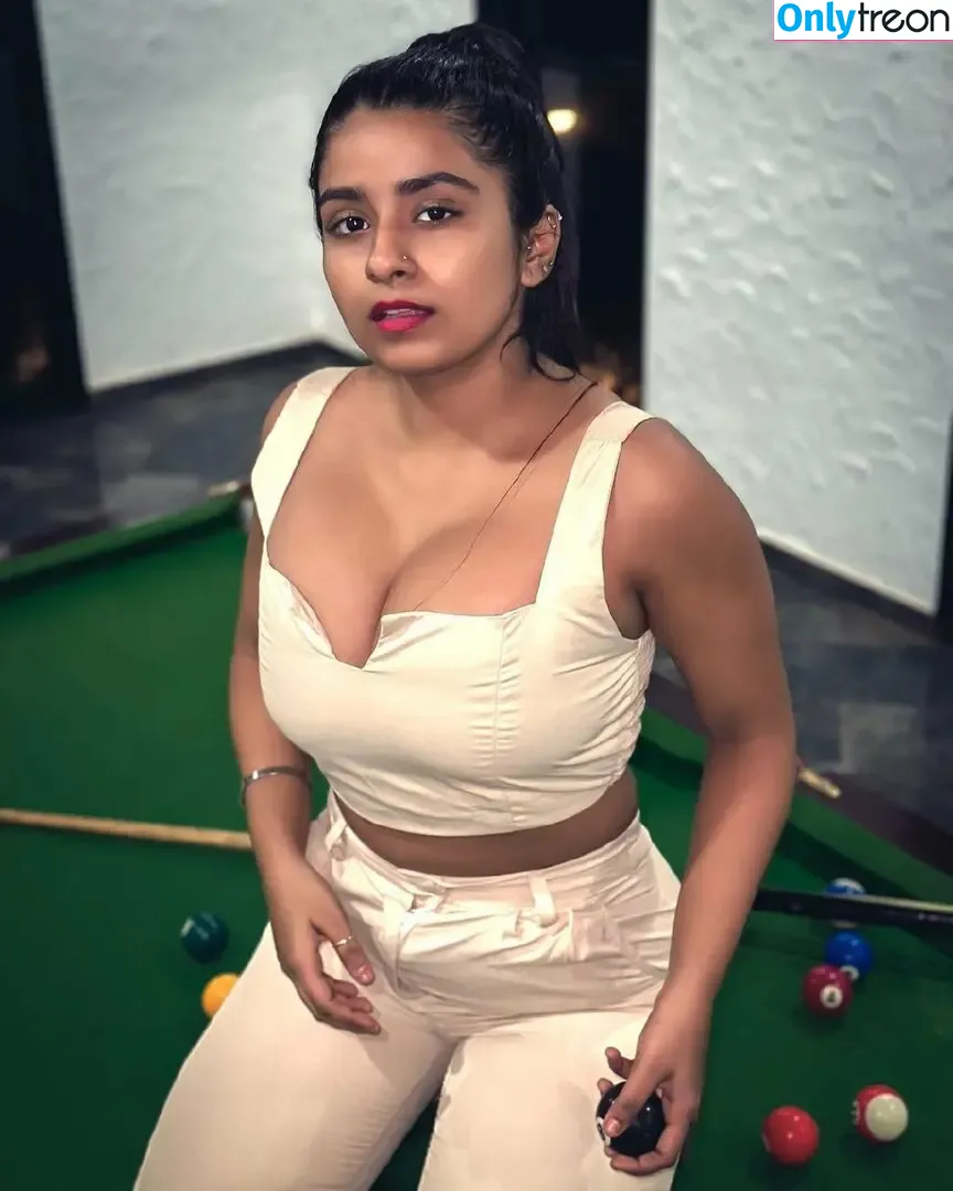 Suhana Khan nude photo #0884 (__suhuuu__)