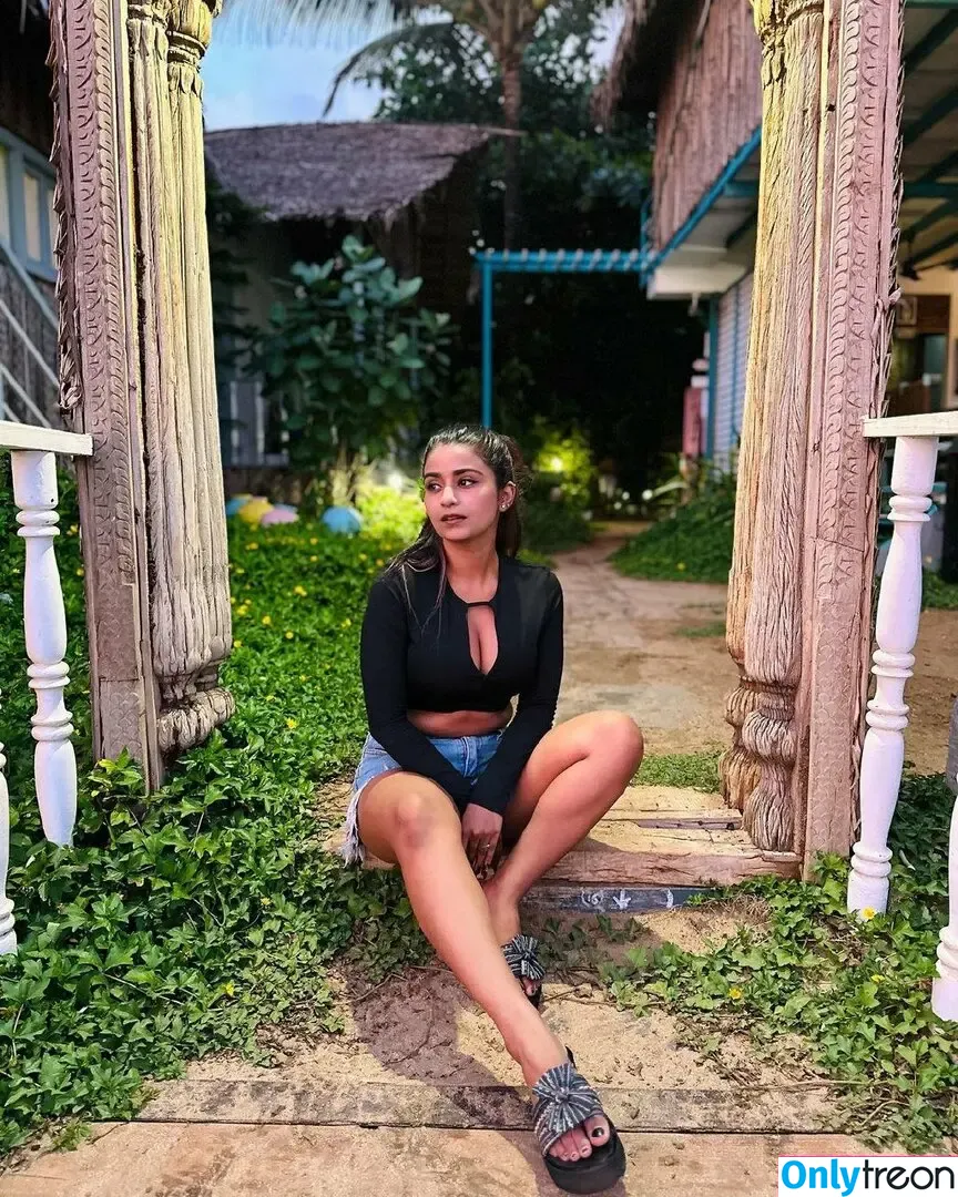 Suhana Khan nude photo #0899 (__suhuuu__)