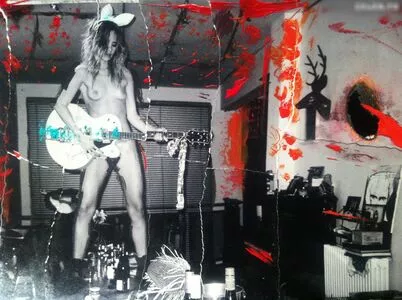 Suki Waterhouse / sukiwaterhouse nude photo #0252
