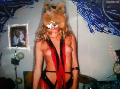 Suki Waterhouse / sukiwaterhouse nude photo #0253