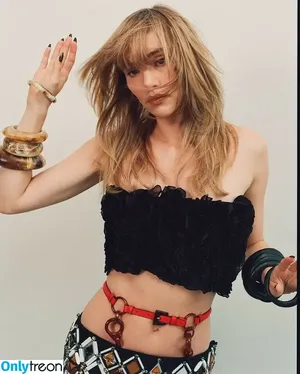 Suki Waterhouse / sukiwaterhouse nude photo #0661
