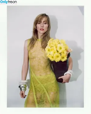 Suki Waterhouse / sukiwaterhouse nude photo #0663
