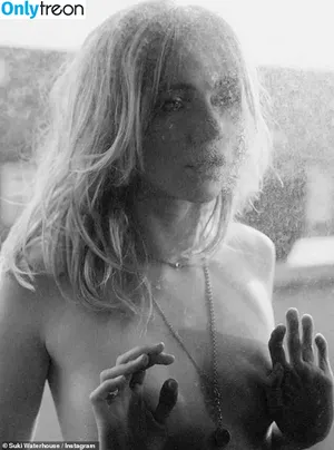 Suki Waterhouse / sukiwaterhouse nude photo #0671