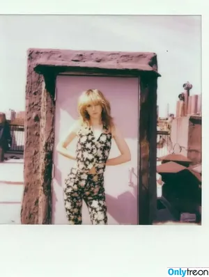 Suki Waterhouse / sukiwaterhouse nude photo #0708