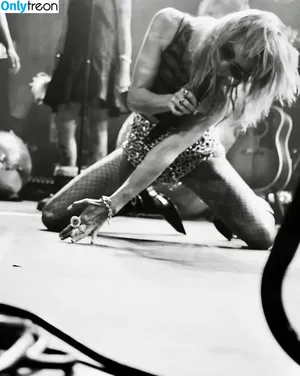 Suki Waterhouse / sukiwaterhouse nude photo #0752