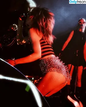 Suki Waterhouse / sukiwaterhouse nude photo #0756