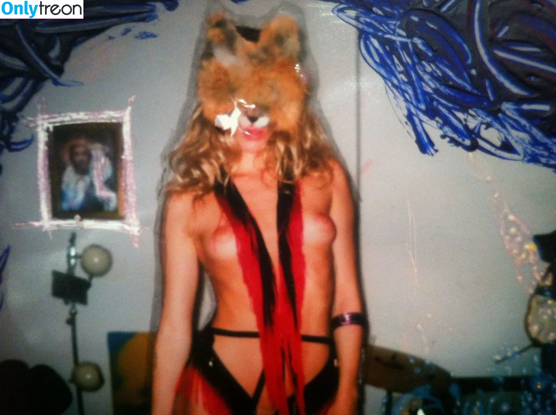 Suki Waterhouse nude photo #0008 (sukiwaterhouse)