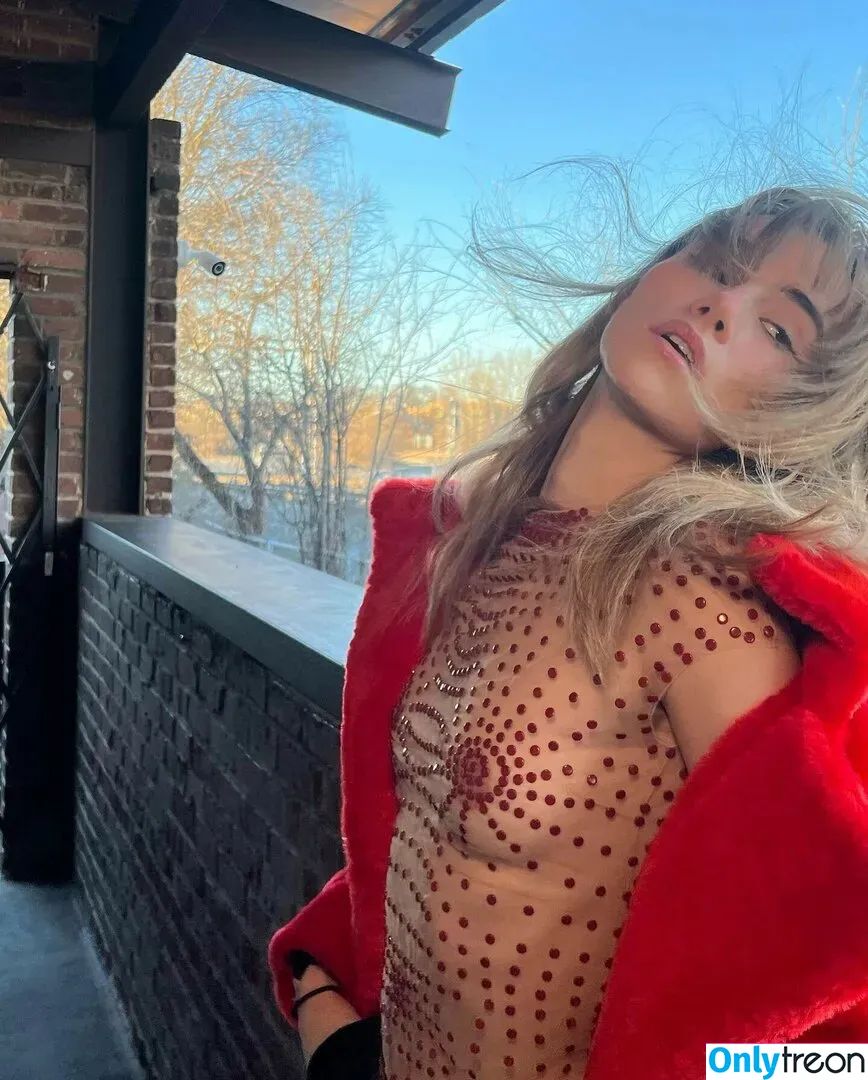 Suki Waterhouse nude photo #0159 (sukiwaterhouse)