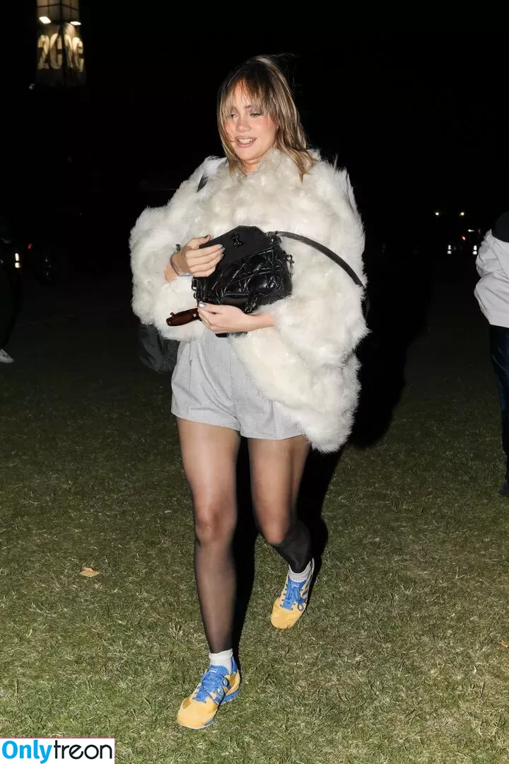 Suki Waterhouse nude photo #0193 (sukiwaterhouse)