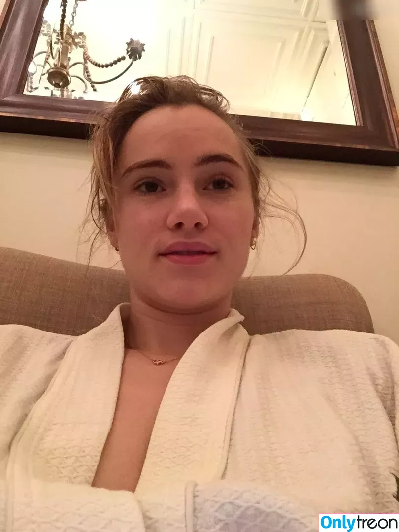 Suki Waterhouse nude photo #0207 (sukiwaterhouse)