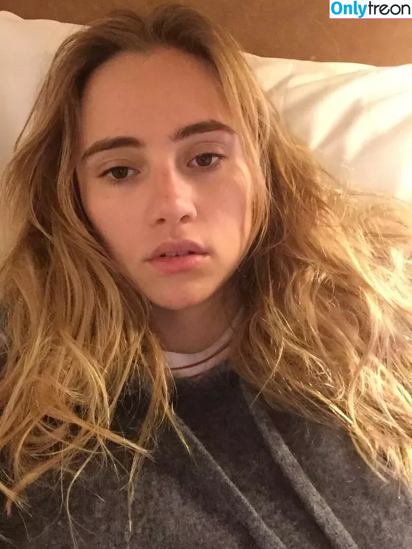 Suki Waterhouse nude photo #0221 (sukiwaterhouse)