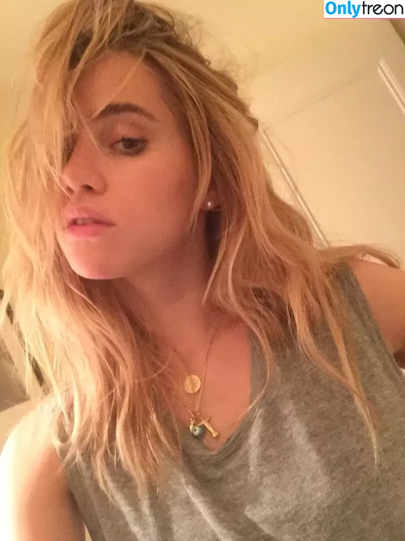 Suki Waterhouse nude photo #0223 (sukiwaterhouse)