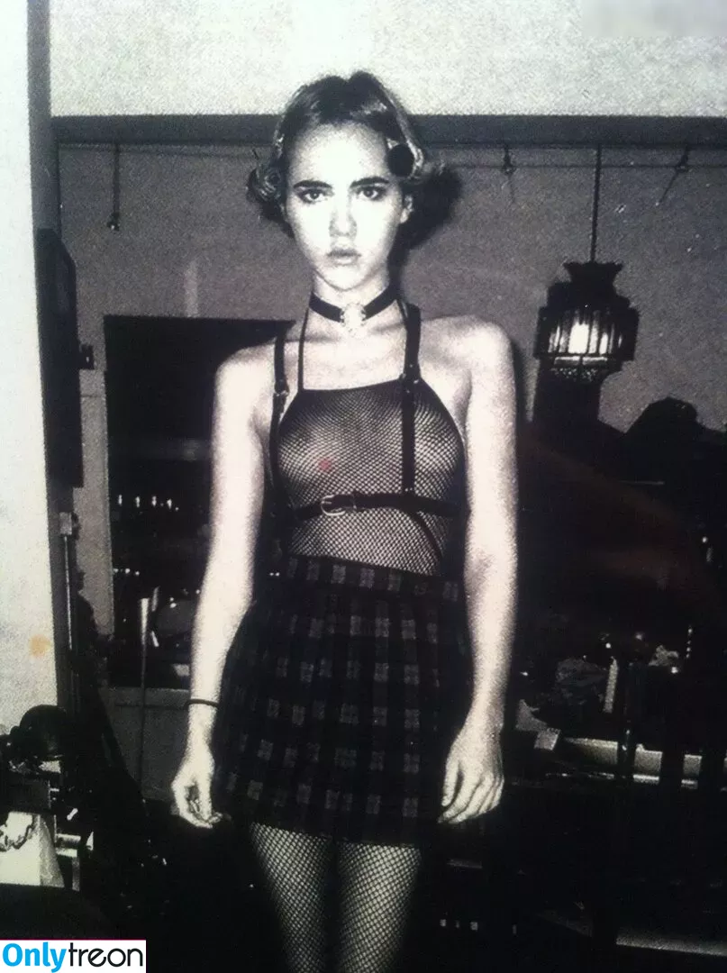 Suki Waterhouse nude photo #0261 (sukiwaterhouse)
