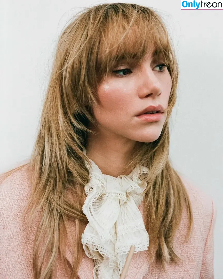 Suki Waterhouse nude photo #0662 (sukiwaterhouse)