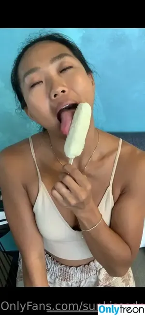 SunKissedMia / sunkissed.mia nude photo #0007