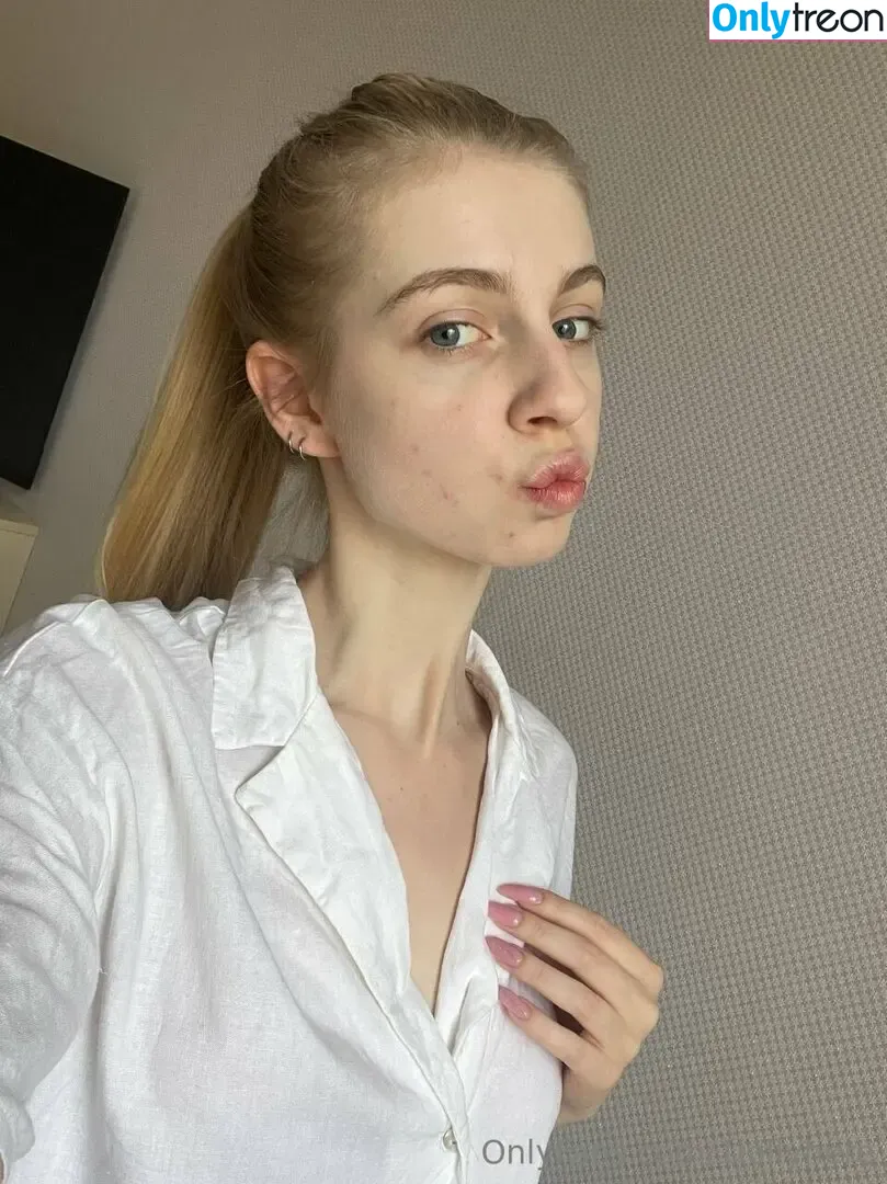 Sunnerylolly nude photo #0366 (LollySunnery / sunneryjames)