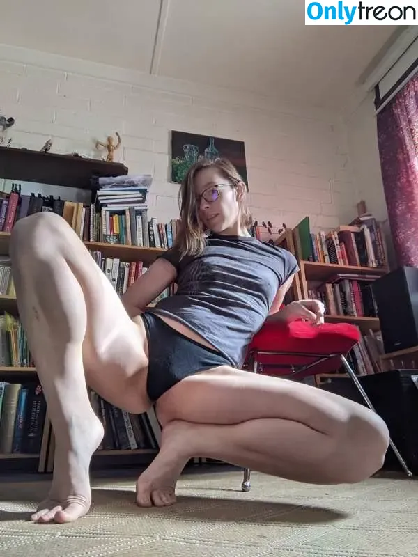 Sunny Day nude photo #0051 (Jane Goldberg / Stephanie Hall / fergiewasright / pussypowerballad)