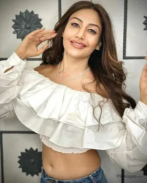 Surbhi Chandna / officialsurbhic nude photo #0004