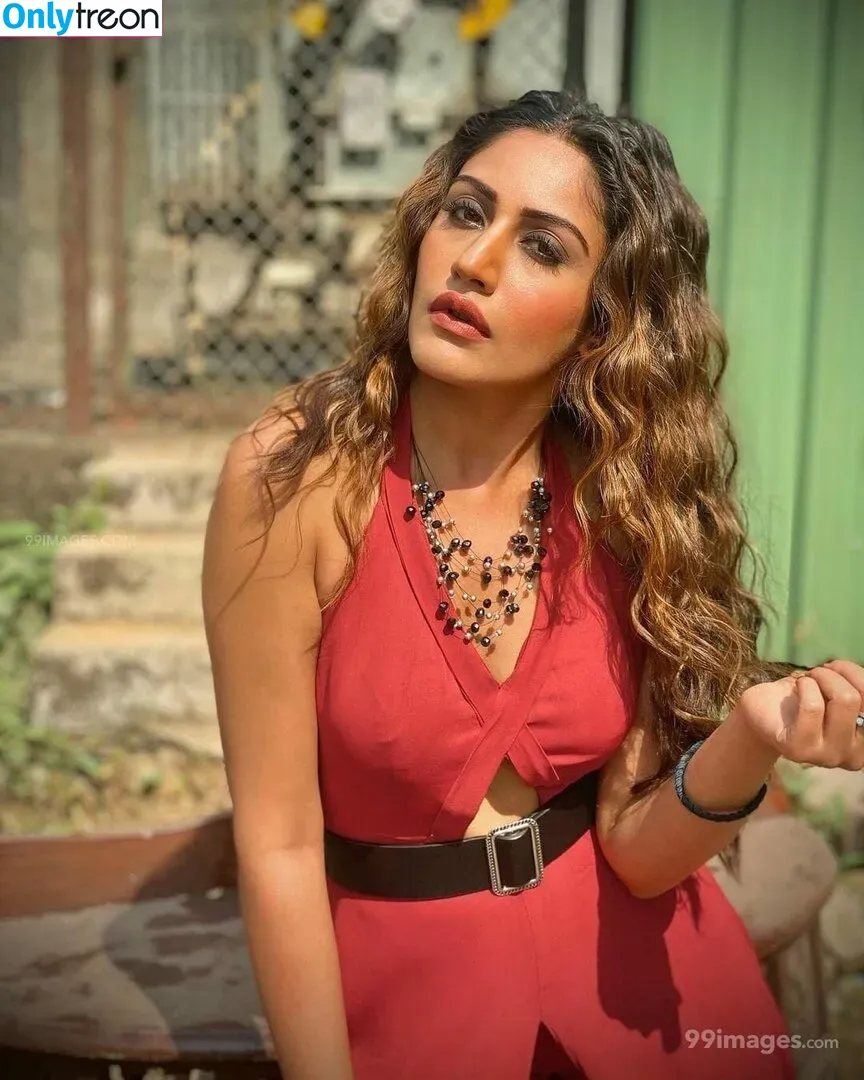 Surbhi Chandna nude photo #0001 (officialsurbhic)