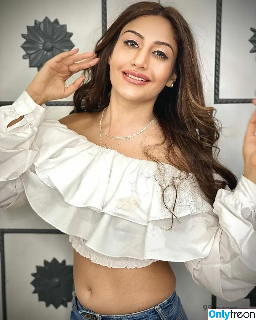 Surbhi Chandna nude photo #0004 (officialsurbhic)