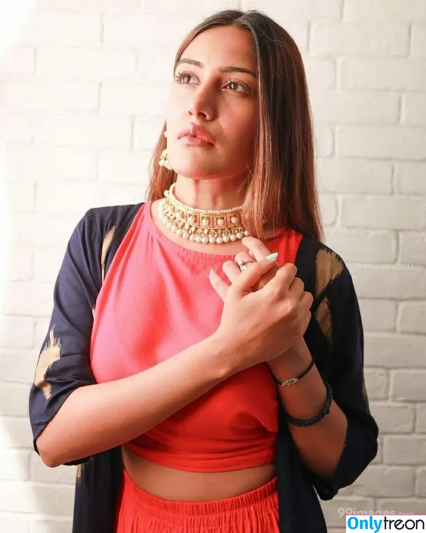 Surbhi Chandna nude photo #0012 (officialsurbhic)