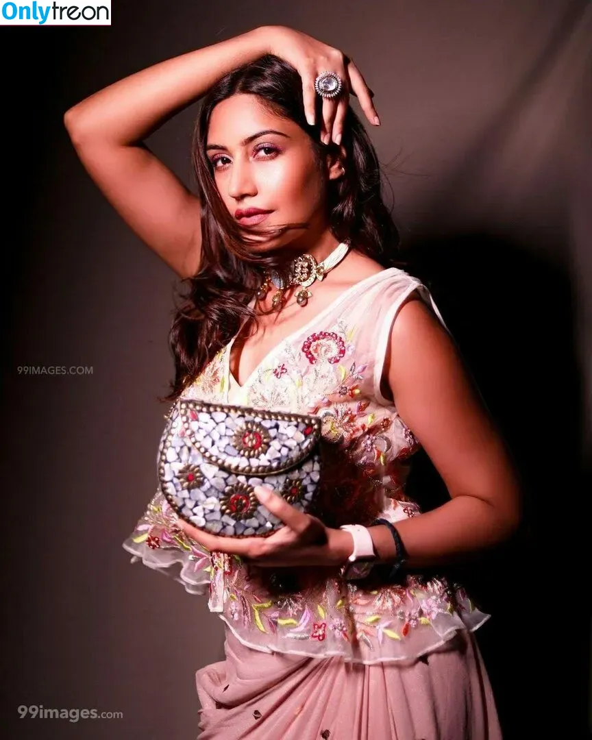 Surbhi Chandna nude photo #0036 (officialsurbhic)