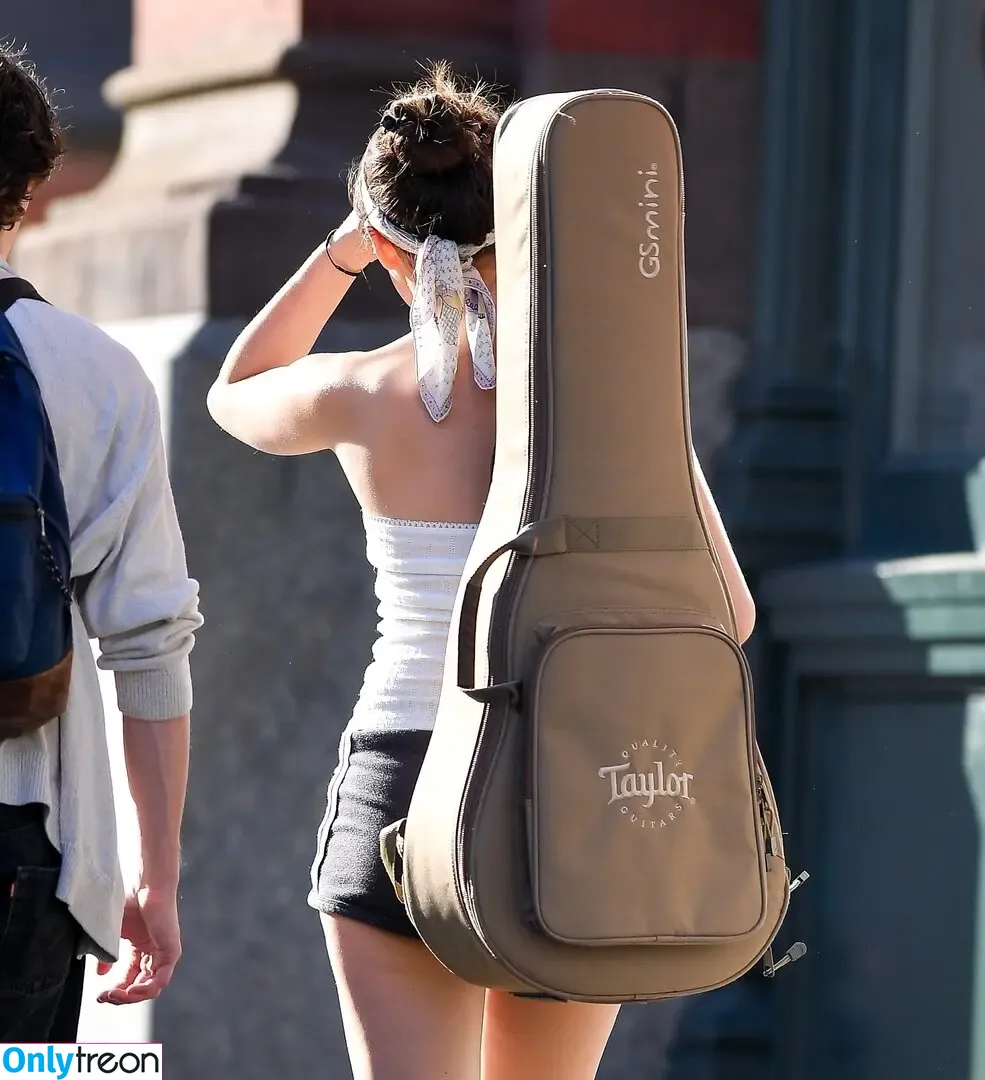 Suri Cruise nude photo #0058 (suricruise_sc)