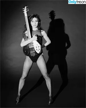 Susanna Hoffs / susannahoffsofficial nude photo #0005
