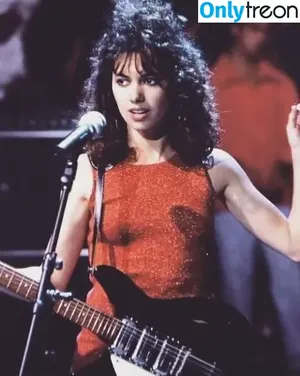 Susanna Hoffs / susannahoffsofficial nude photo #0021