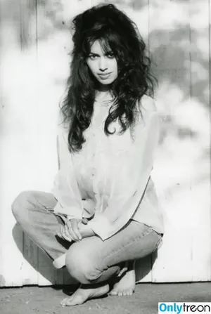 Susanna Hoffs / susannahoffsofficial nude photo #0041