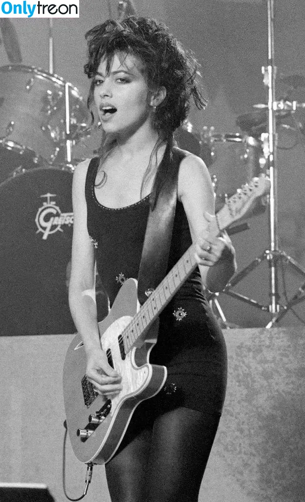 Susanna Hoffs nude photo #0003 (susannahoffsofficial)