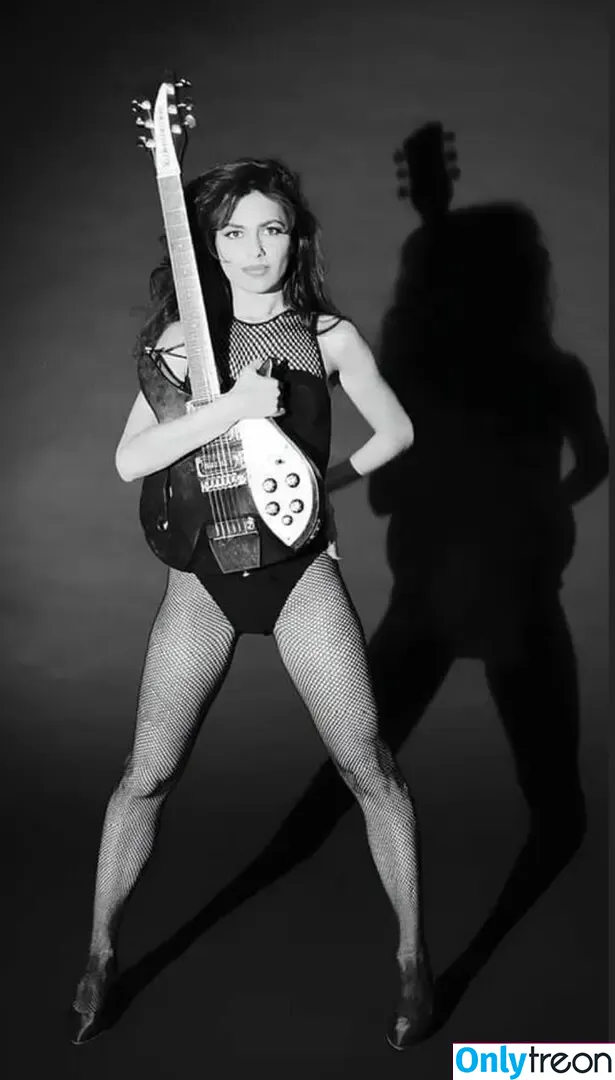 Susanna Hoffs nude photo #0012 (susannahoffsofficial)