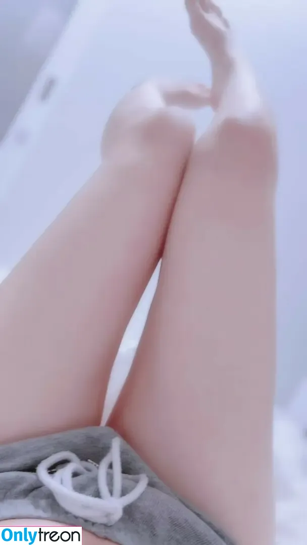 suzusiromeruku nude photo #0005 (鈴白めるく)