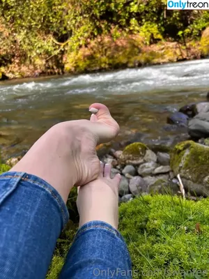 Swanfeet / elzaarch nude photo #0030