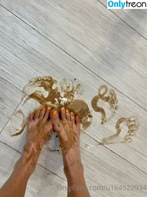 Swanfeet / elzaarch nude photo #0048