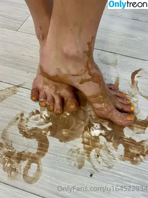Swanfeet / elzaarch nude photo #0051
