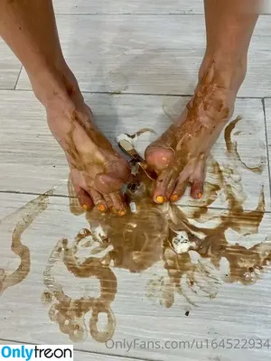 Swanfeet / elzaarch nude photo #0053