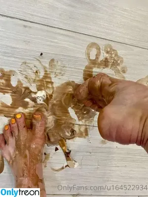 Swanfeet / elzaarch nude photo #0055