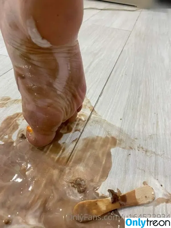 Swanfeet nude photo #0057 (elzaarch)