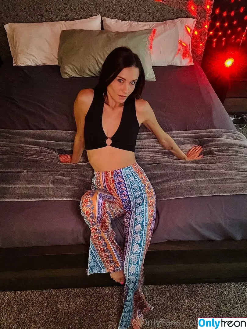 swanmia nude photo #0089 (swanmiami)