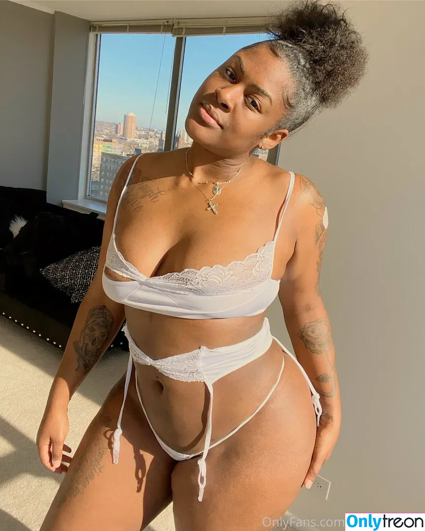 Sweettoothh nude photo #0032 (sweet.monae)