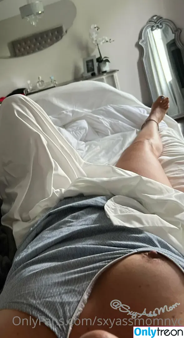 sxyassmomnyc nude photo #0026 (sxyassmomnyc)