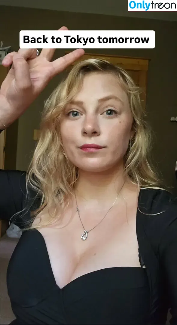 Sydney Poniewaz nude photo #0176 (Sydsnap / sydneysmall / sydsnapp)
