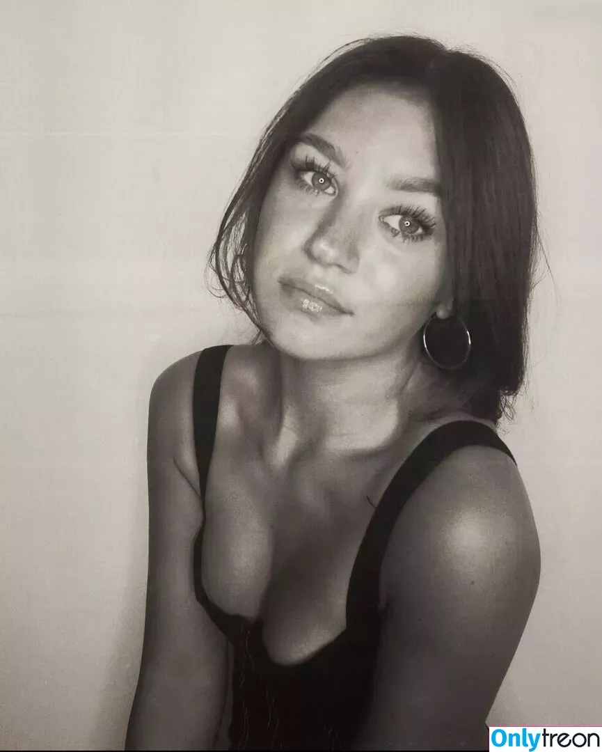 Sydney Ramolla nude photo #0136 (sydney.ra)
