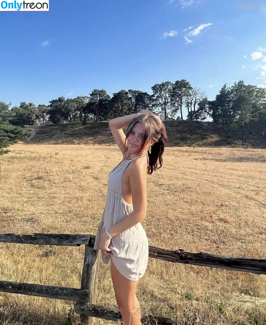 Sydney Ramolla nude photo #0182 (sydney.ra)