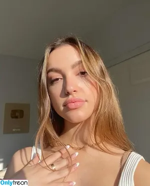 Sydney Serena / sydneyserena nude photo #0034